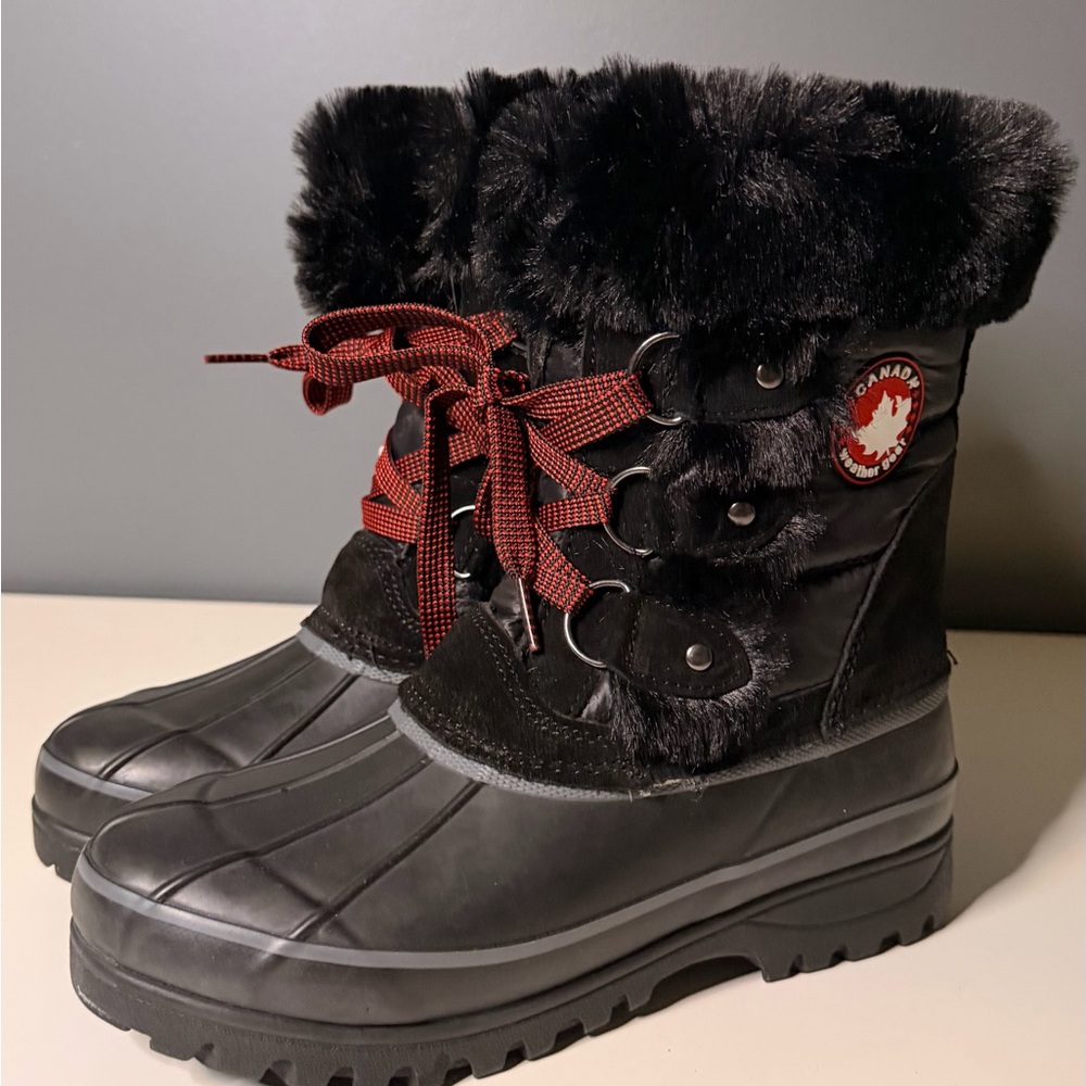 NWT - CANADA Weather Gear Black Fur-Lined Winter Boots